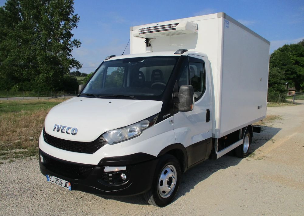Iveco Daily 35C13 chłodnia Mroźnia na bliźniaku 35-130 Thermo King agregat - Carrinha frigorífica: foto 1 Iveco Daily 35C13 chłodnia Mroźnia na bliźniaku 35-130 Thermo King agregat - Carrinha frigorífica: foto 1
