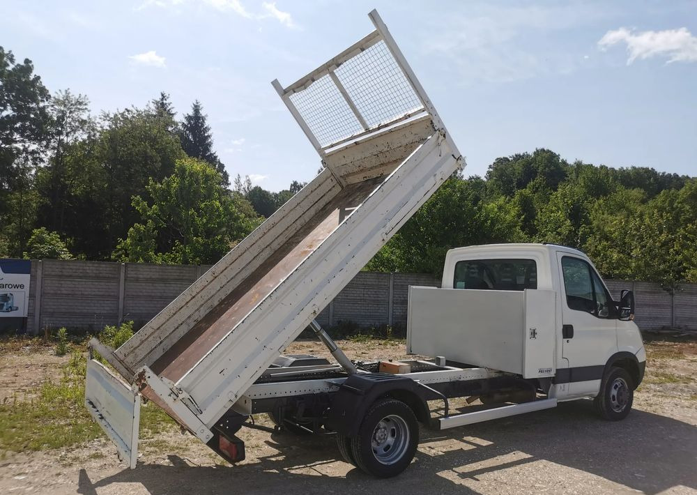Iveco Daily 35C15 Kiper 3.0 - 150KM wywrotka Hak Bliźniak blokada mostu Klima - Furgão basculante: foto 5 Iveco Daily 35C15 Kiper 3.0 - 150KM wywrotka Hak Bliźniak blokada mostu Klima - Furgão basculante: foto 5