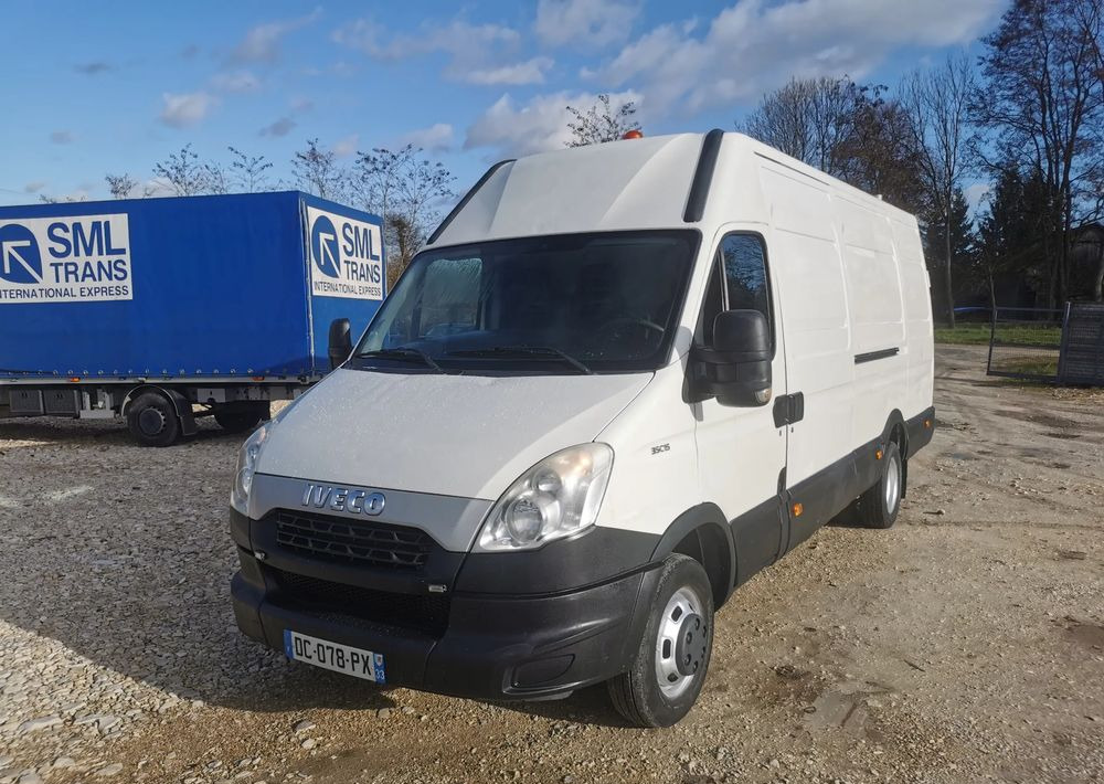 Iveco Daily 35C15 blaszak 3.0-150KM blizniak L3H3 długi Hak - Furgão: foto 1 Iveco Daily 35C15 blaszak 3.0-150KM blizniak L3H3 długi Hak - Furgão: foto 1