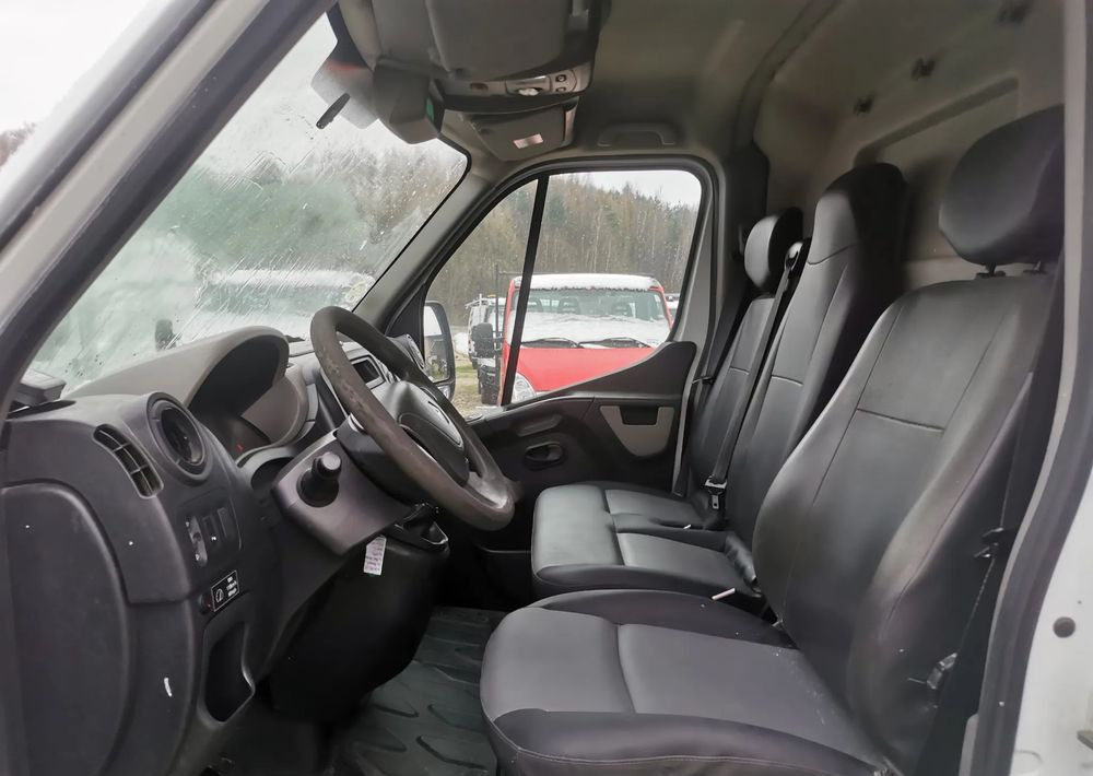 Locação de  Renault Master 2.3dCi długi L3H2 Klimatyzacja 6-biegów Renault Master 2.3dCi długi L3H2 Klimatyzacja 6-biegów: foto 9
