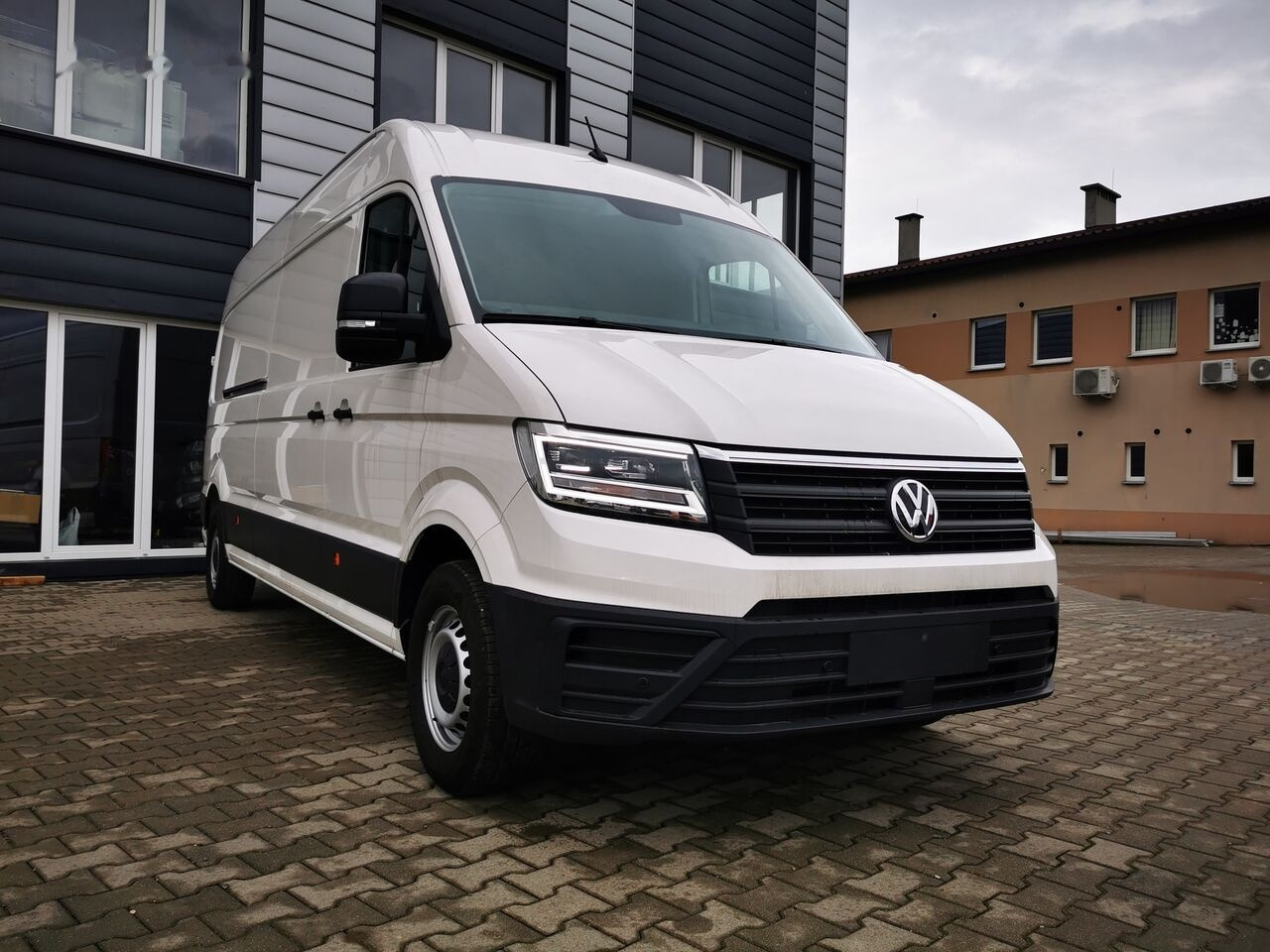 Volkswagen Crafter 2,0 l 177 KM, długość pojazdu 6836 mm - Furgão: foto 1 Volkswagen Crafter 2,0 l 177 KM, długość pojazdu 6836 mm - Furgão: foto 1
