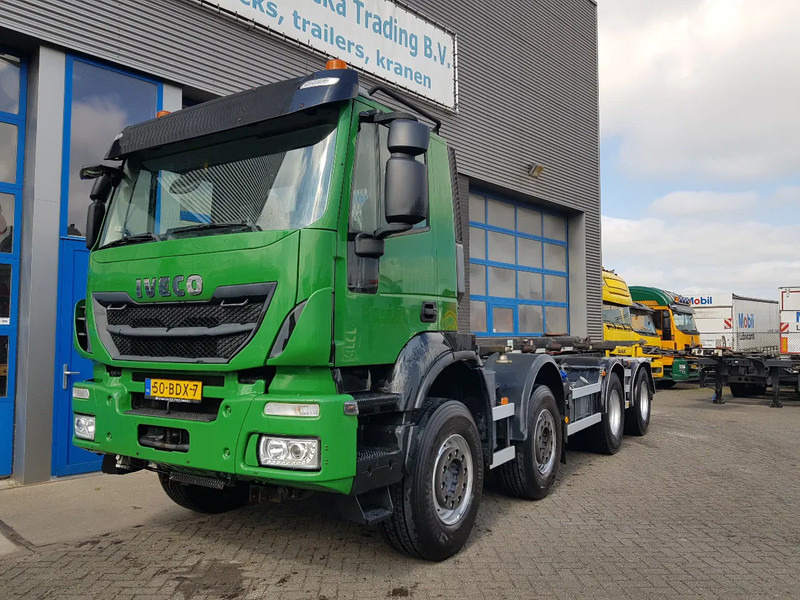 Iveco Stralis 450 8x4 Steel Nieuwe Apk/TÜV 430.000 km kettingsyst 30 ton - Caminhão transportador de contêineres/ Caixa móvel: foto 2 Iveco Stralis 450 8x4 Steel Nieuwe Apk/TÜV 430.000 km kettingsyst 30 ton - Caminhão transportador de contêineres/ Caixa móvel: foto 2