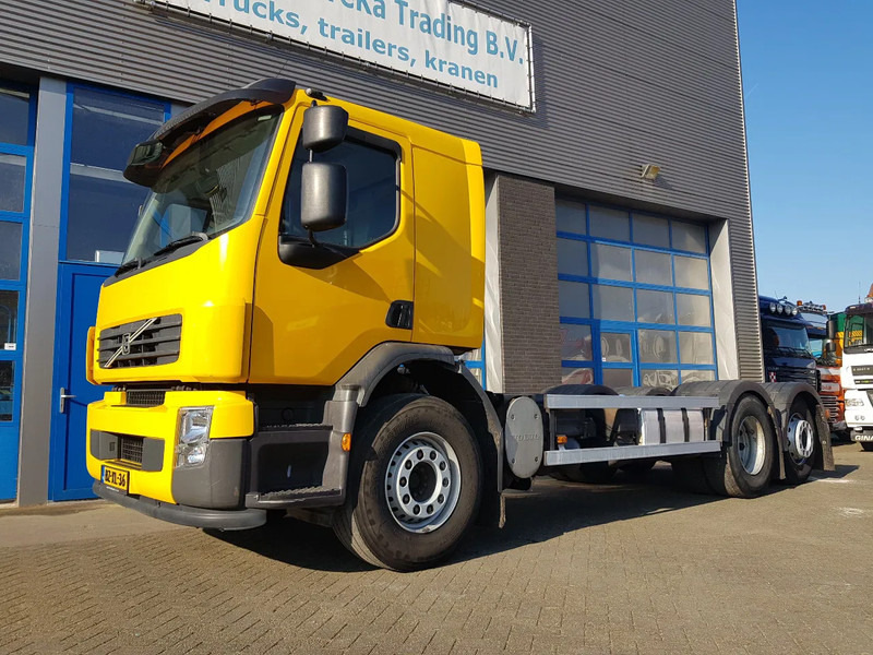 Volvo FE 300 EEV 6X2 Retarder Pto 234.000 KM TÜV - Caminhão chassi: foto 1 Volvo FE 300 EEV 6X2 Retarder Pto 234.000 KM TÜV - Caminhão chassi: foto 1