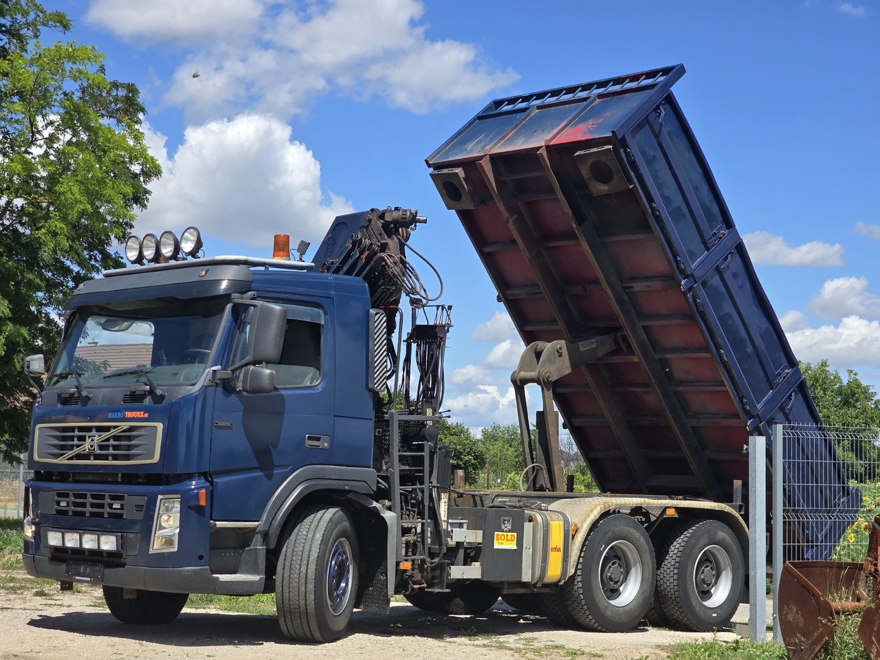 VOLVO FM 420 6X4 / KIPPER / CRANE HMF 1823 K4 - Caminhão basculante, Caminhão grua: foto 5 VOLVO FM 420 6X4 / KIPPER / CRANE HMF 1823 K4 - Caminhão basculante, Caminhão grua: foto 5