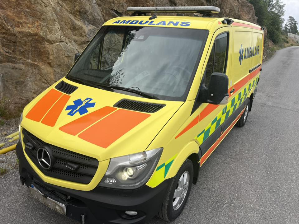 MERCEDES-BENZ Sprinter 319 - AMBULANCE - RESERVERAD !! - Ambulância: foto 1 MERCEDES-BENZ Sprinter 319 - AMBULANCE - RESERVERAD !! - Ambulância: foto 1