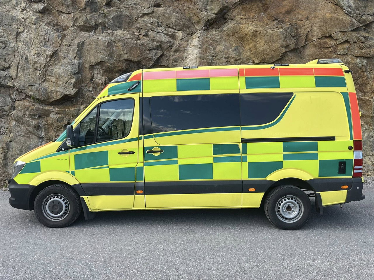 Mercedes-Benz Sprinter 319 - AMBULANCE - RESERVERAD !! - Ambulância: foto 5 Mercedes-Benz Sprinter 319 - AMBULANCE - RESERVERAD !! - Ambulância: foto 5