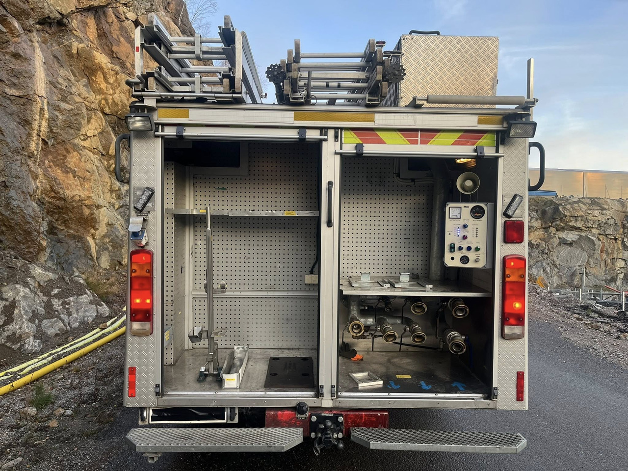 Carro de bombeiro SCANIA P94GB 4x2 NZ310 - Fire engine - RESERVERAD !!: foto 11