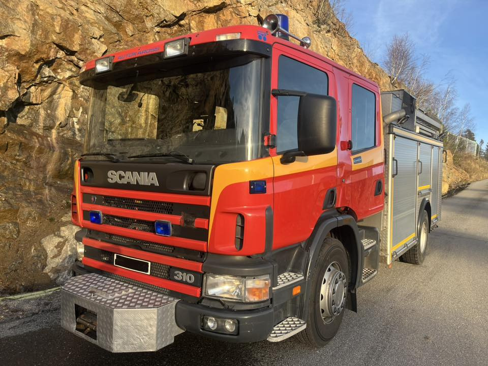 SCANIA P94GB 4x2 NZ310 - Fire engine - RESERVERAD !! - Carro de bombeiro: foto 1 SCANIA P94GB 4x2 NZ310 - Fire engine - RESERVERAD !! - Carro de bombeiro: foto 1
