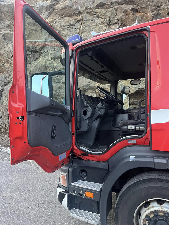 Scania P94GB 4x2 NA 310 - fire engine - RESERVERAD !! - Carro de bombeiro: foto 4 Scania P94GB 4x2 NA 310 - fire engine - RESERVERAD !! - Carro de bombeiro: foto 4
