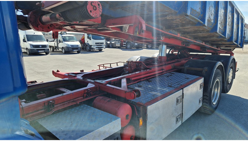 Locação de Scania R340 6X2*4 + Container Scania R340 6X2*4 + Container: foto 6