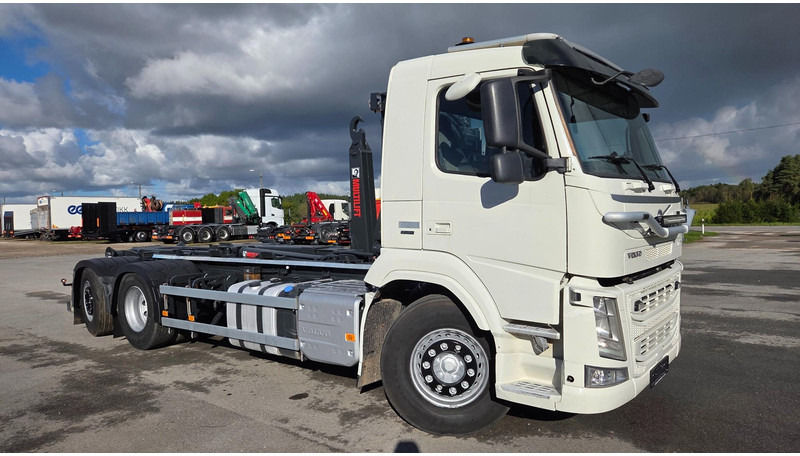 Volvo FM460 6X2*4 - Caminhão polibenne: foto 2 Volvo FM460 6X2*4 - Caminhão polibenne: foto 2