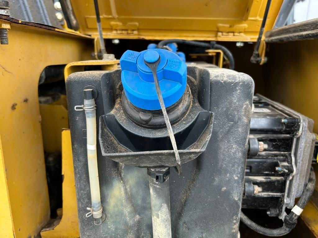 Escavadora de rastos CAT 320: foto 23