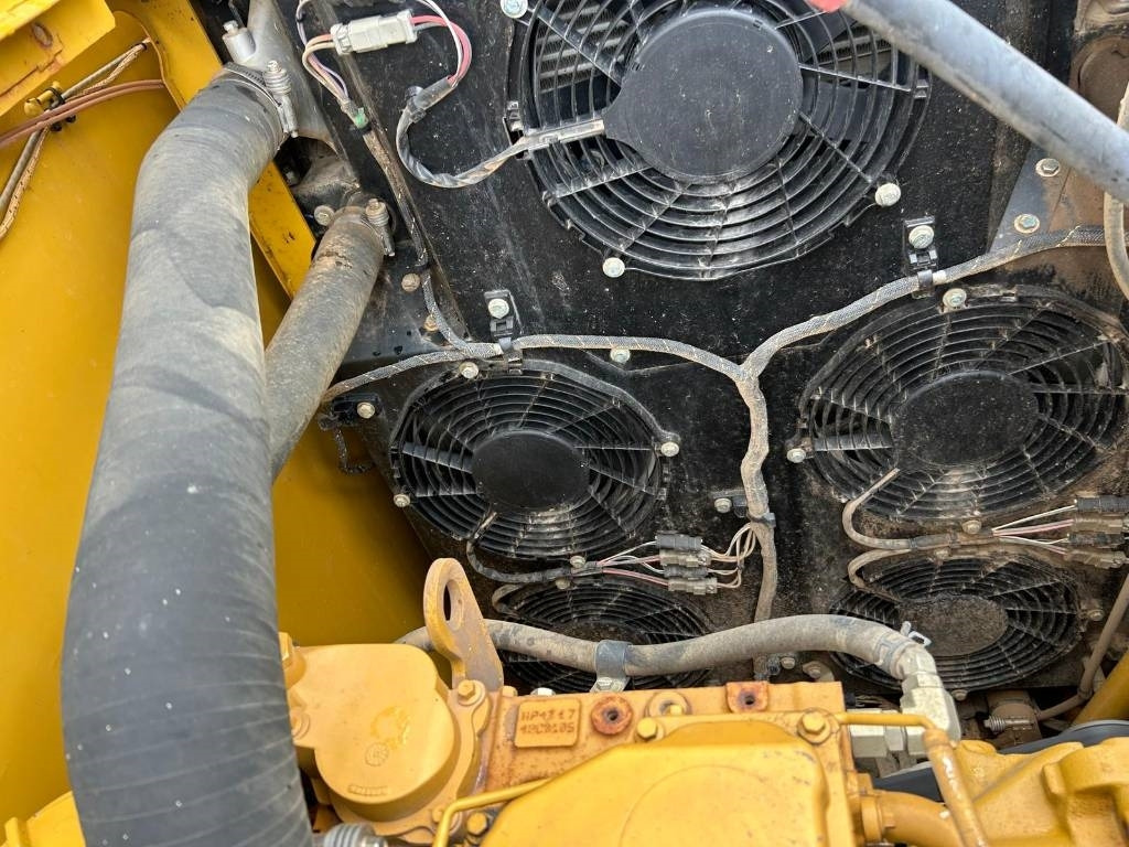 Escavadora de rastos CAT 320: foto 28