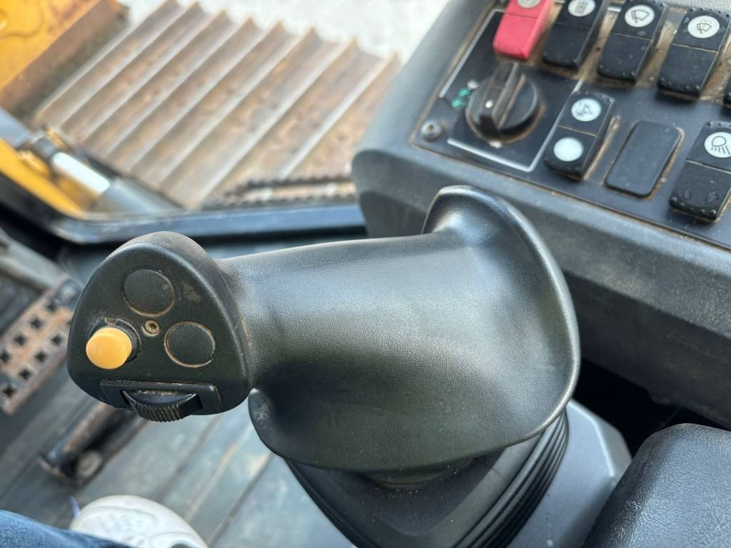 Buldôzer CAT D 6 K 2 LGP: foto 12 Buldôzer CAT D 6 K 2 LGP: foto 12