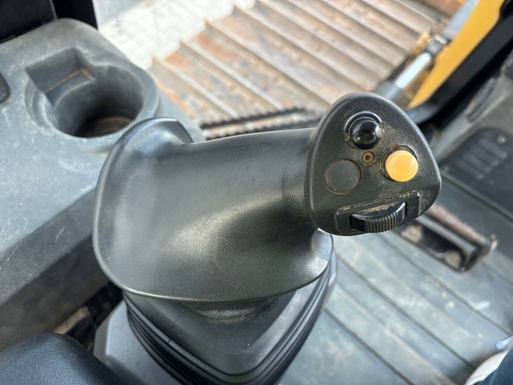 Buldôzer CAT D 6 K 2 LGP: foto 13 Buldôzer CAT D 6 K 2 LGP: foto 13