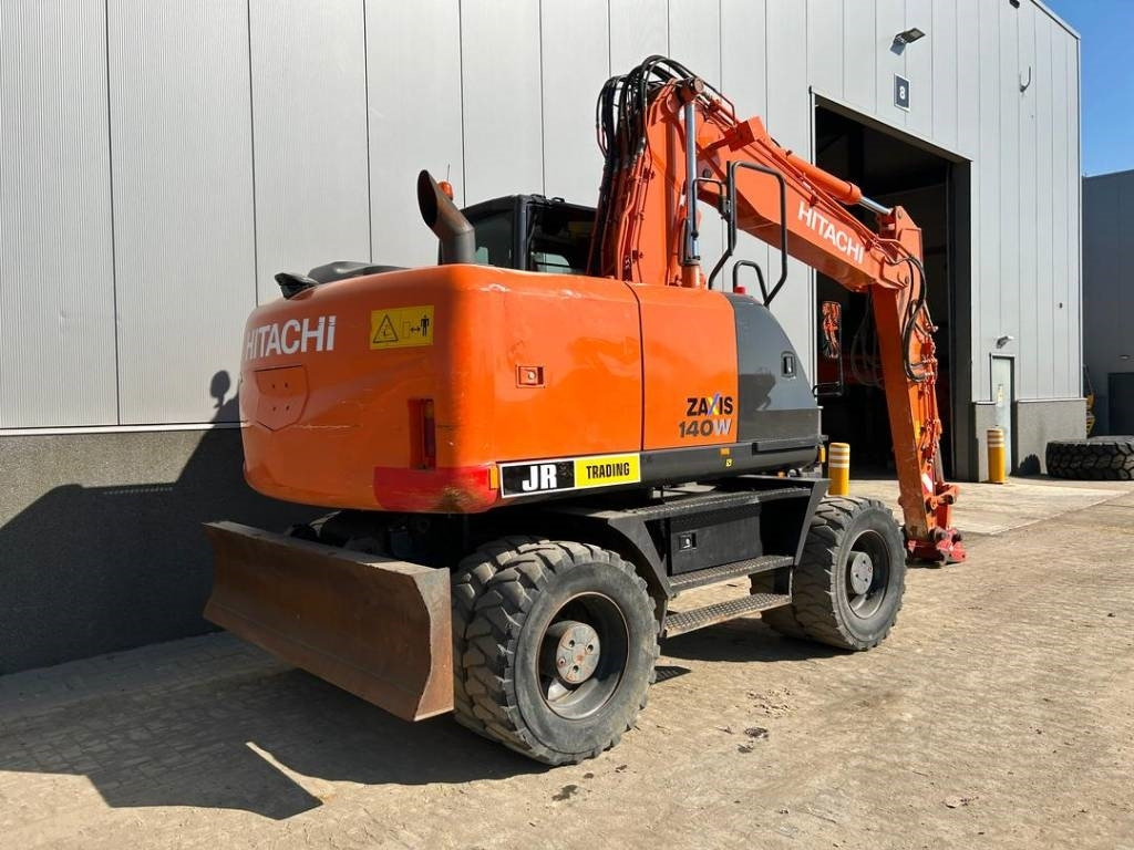 Hitachi ZX 140 W-5B - Escavadeira de rodas: foto 4 Hitachi ZX 140 W-5B - Escavadeira de rodas: foto 4