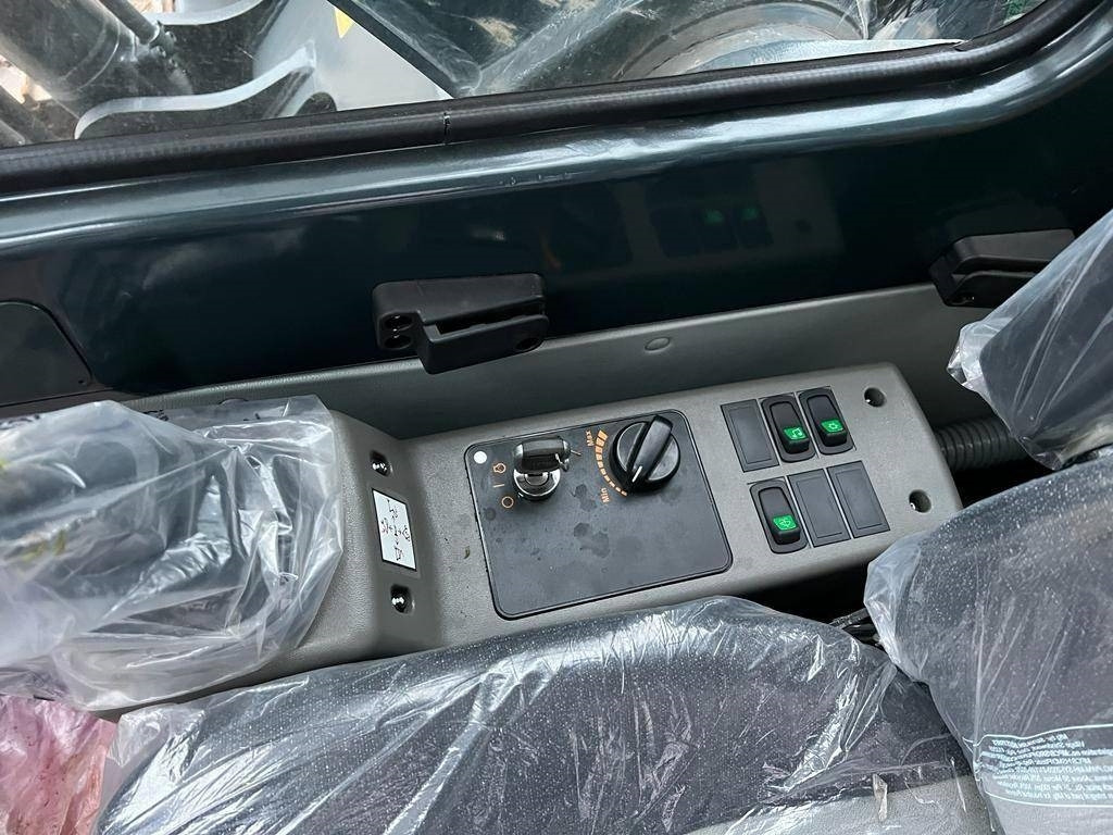 Escavadora de rastos nuevo Hyundai R 210: foto 13 Escavadora de rastos nuevo Hyundai R 210: foto 13