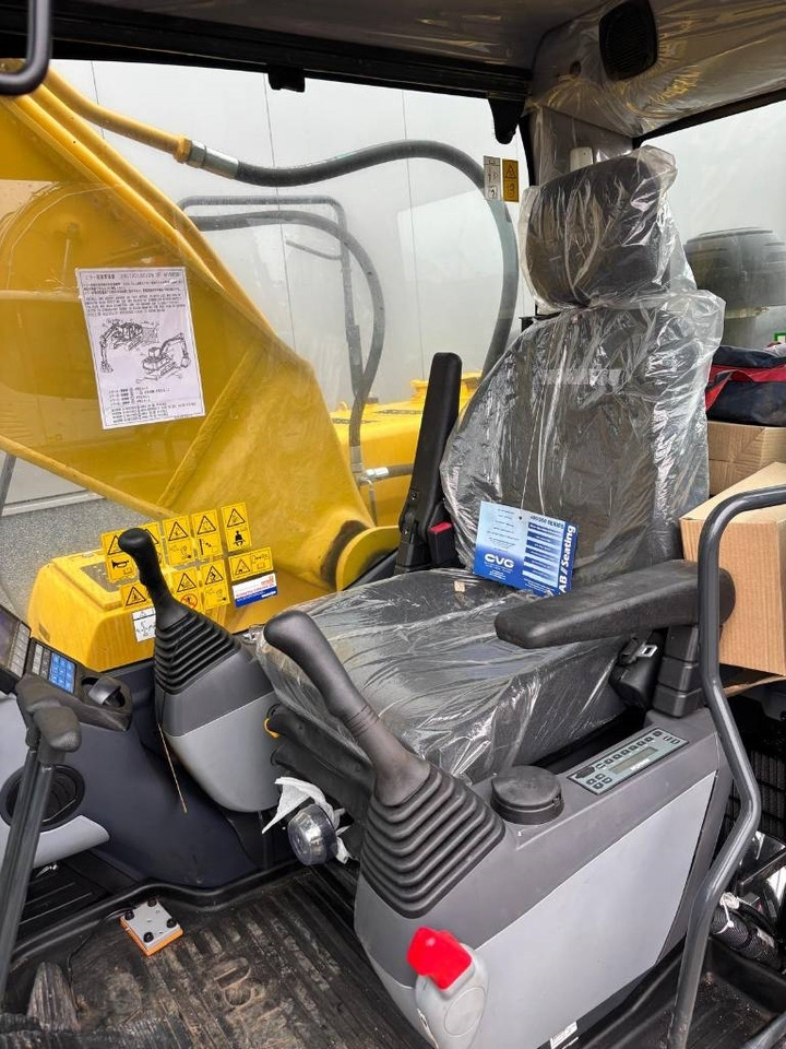 Escavadora de rastos nuevo Komatsu PC 210-10M0 (New / Non CE Certified): foto 10 Escavadora de rastos nuevo Komatsu PC 210-10M0 (New / Non CE Certified): foto 10