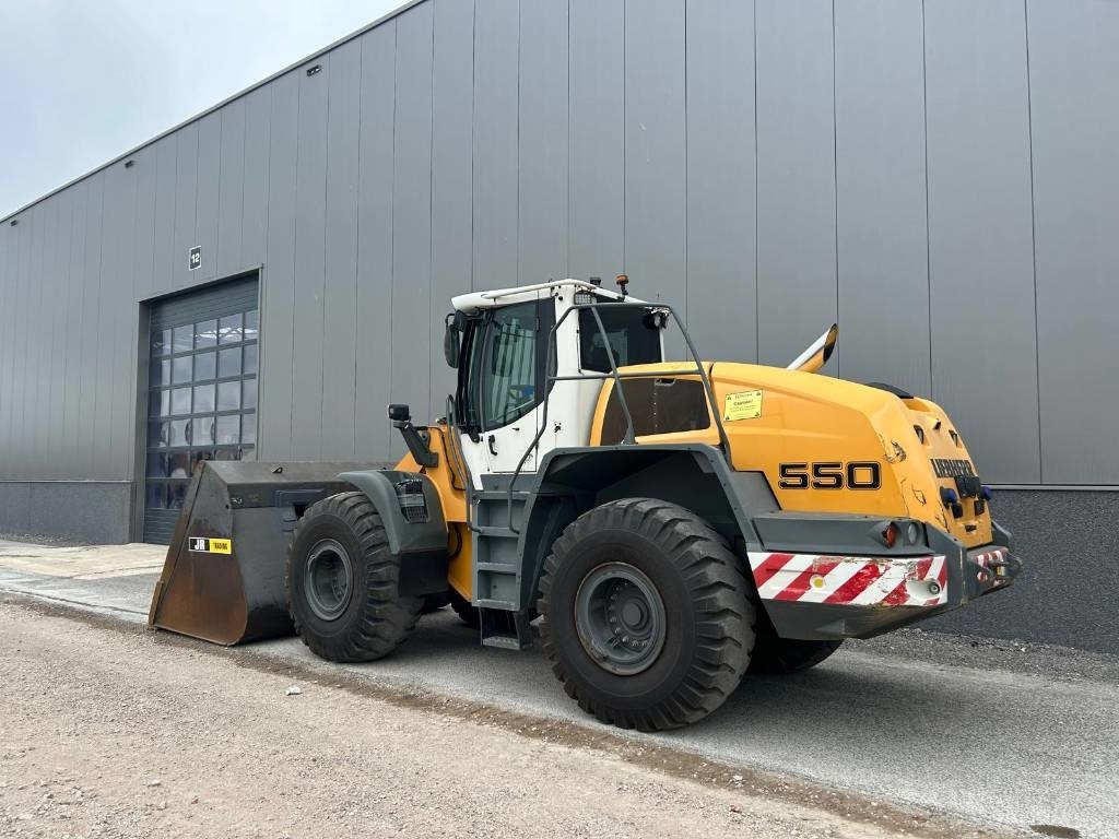 Liebherr L 550 (Comes with High-tip - Mit Hochkipper) - Carregadeira de rodas: foto 3 Liebherr L 550 (Comes with High-tip - Mit Hochkipper) - Carregadeira de rodas: foto 3