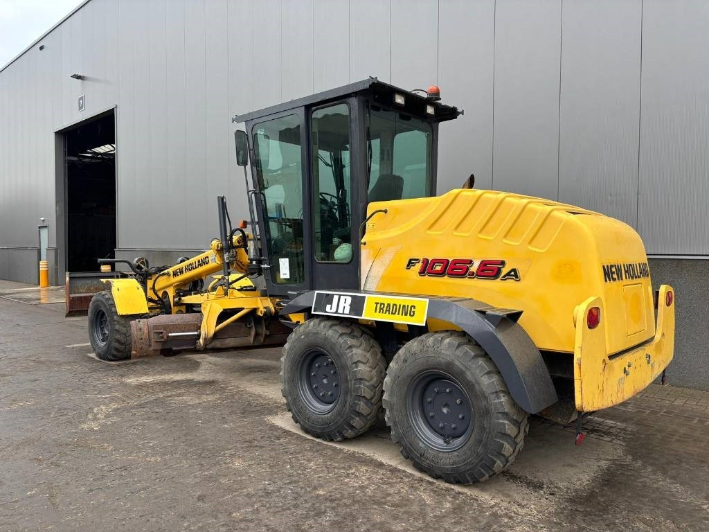 New Holland F 106.6 A - Motoniveladora: foto 3 New Holland F 106.6 A - Motoniveladora: foto 3
