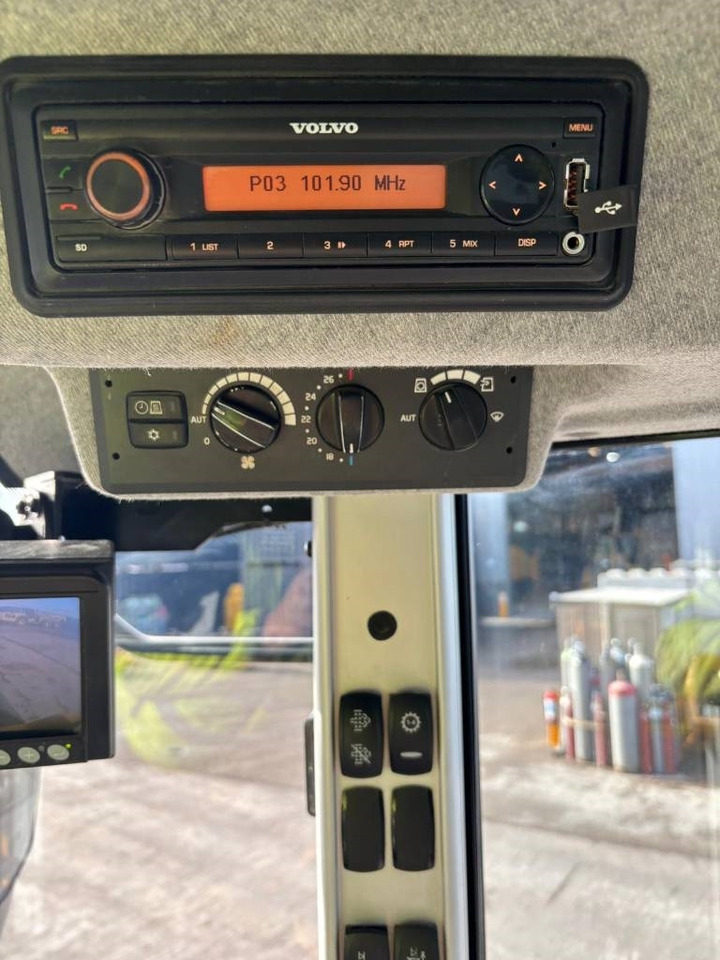 Locação de Volvo L 70 H  Volvo L 70 H: foto 16