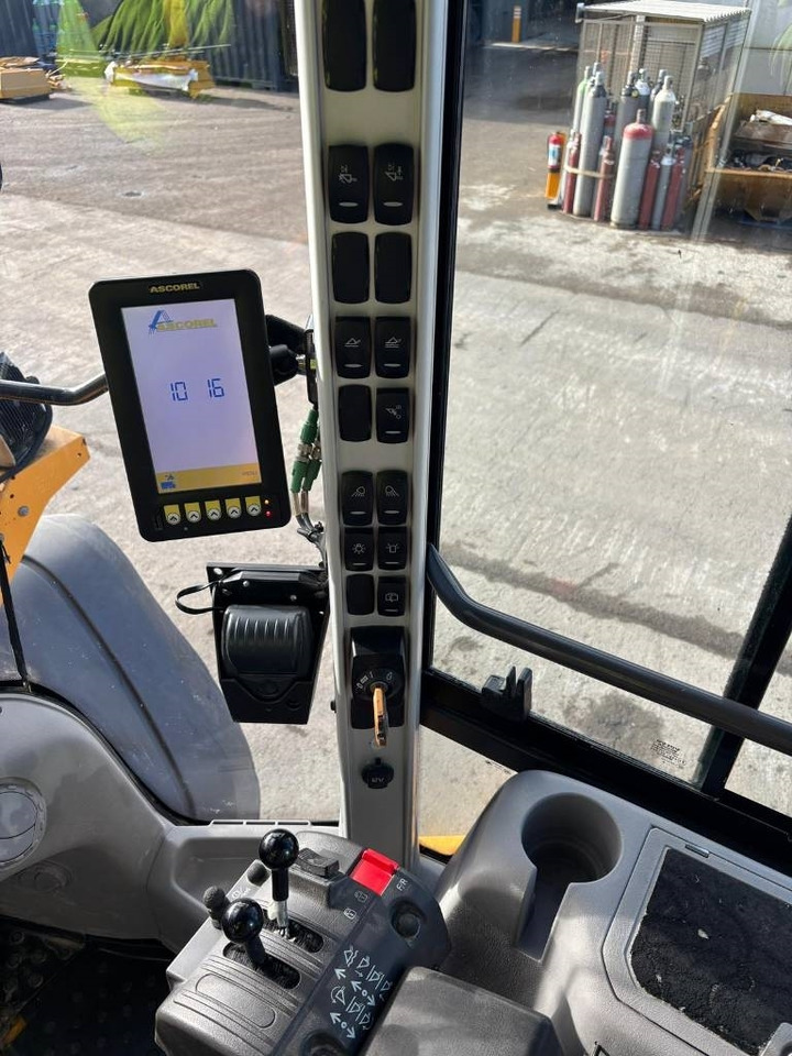 Locação de Volvo L 70 H  Volvo L 70 H: foto 14