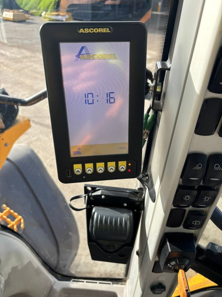 Locação de Volvo L 70 H  Volvo L 70 H: foto 13