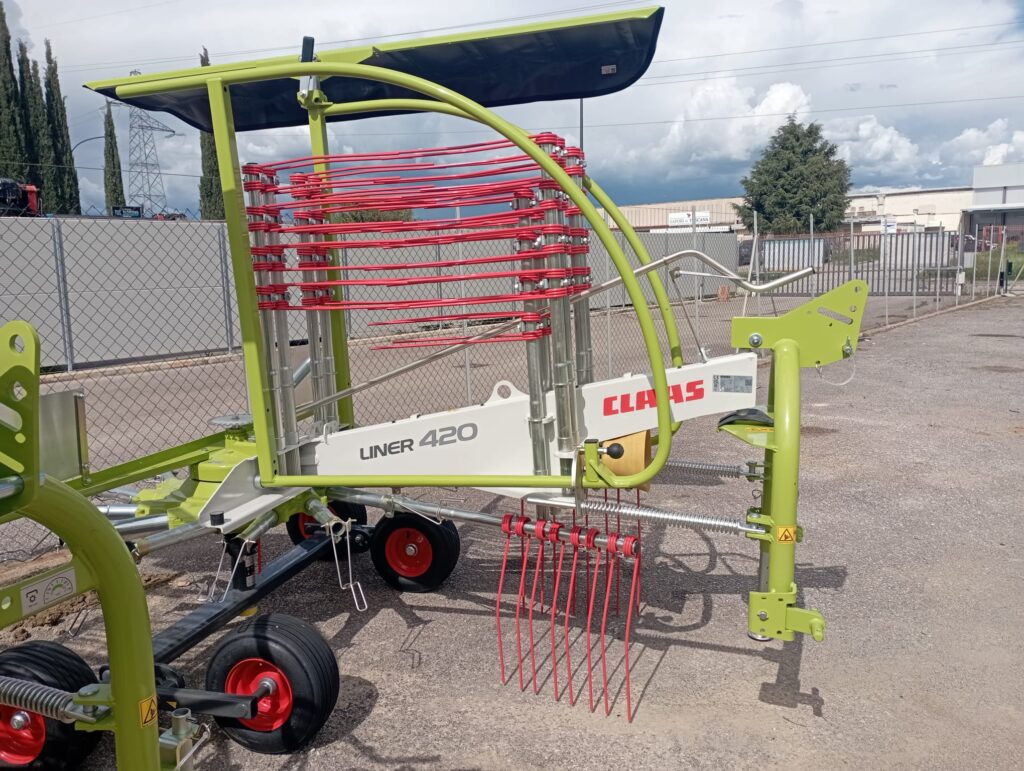 Claas Liner 420 - Ancinho enleirador: foto 1 Claas Liner 420 - Ancinho enleirador: foto 1