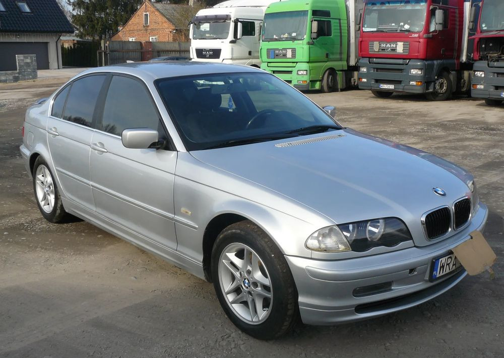 BMW Seria 3 320i - Sedã: foto 2 BMW Seria 3 320i - Sedã: foto 2