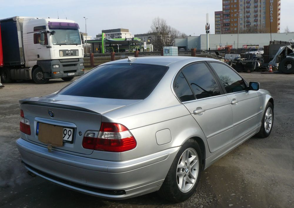 BMW Seria 3 320i - Sedã: foto 4 BMW Seria 3 320i - Sedã: foto 4