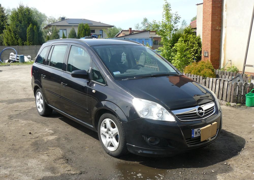 Opel Zafira 1.9 CDTI Cosmo - SUV: foto 2 Opel Zafira 1.9 CDTI Cosmo - SUV: foto 2