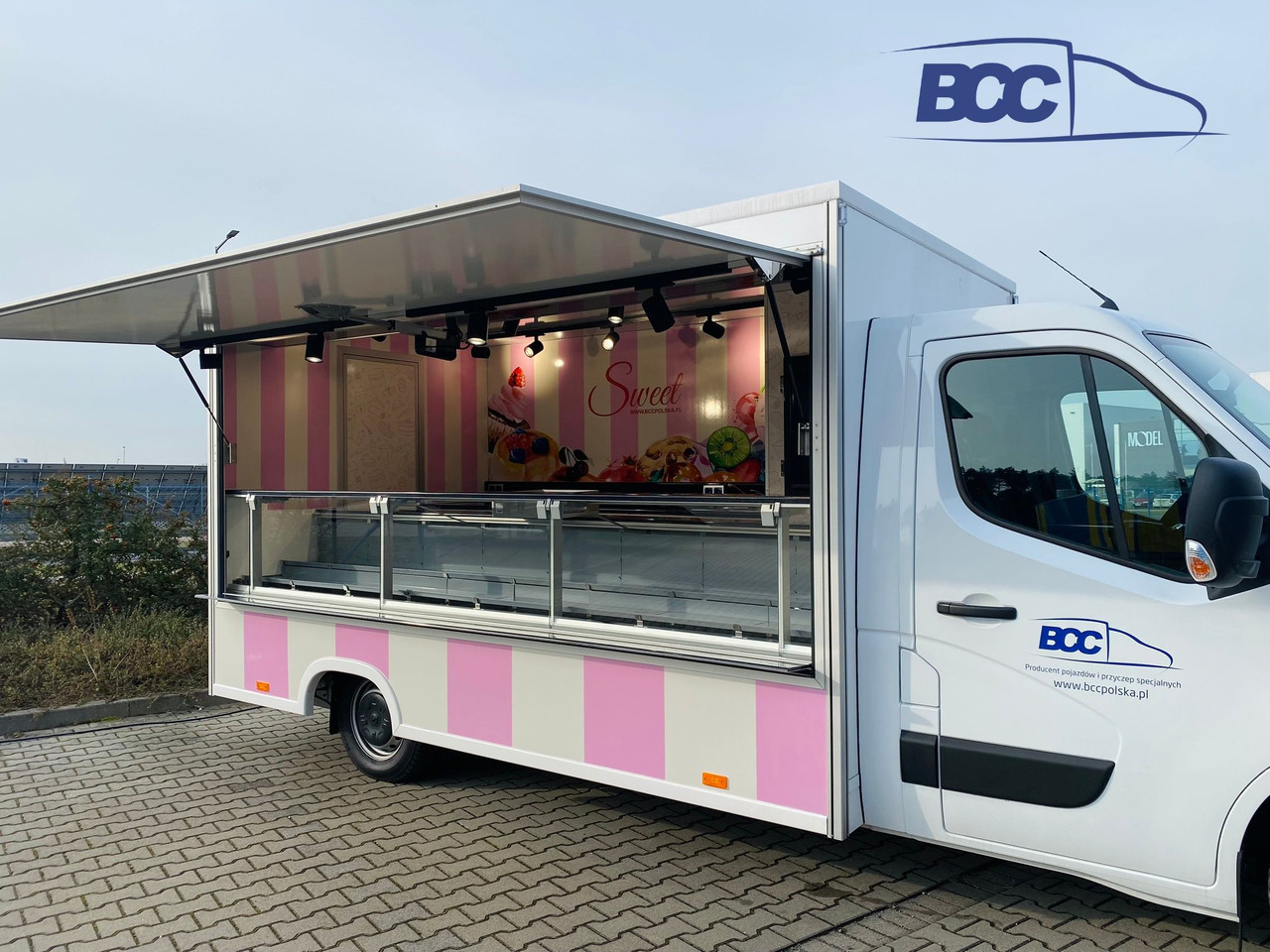 BCC POLSKA - FOOD TRUCK - MOBILNA LODZIARNIA, PEUGEOT BOXER - Food truck: foto 2 BCC POLSKA - FOOD TRUCK - MOBILNA LODZIARNIA, PEUGEOT BOXER - Food truck: foto 2