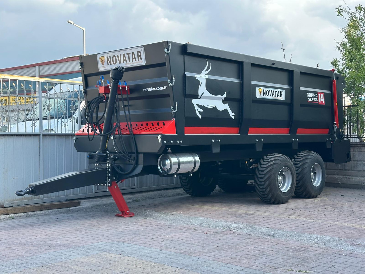 Novatar Manure Spreader Trailer 10 M3 - Espalhador de estrume: foto 2 Novatar Manure Spreader Trailer 10 M3 - Espalhador de estrume: foto 2