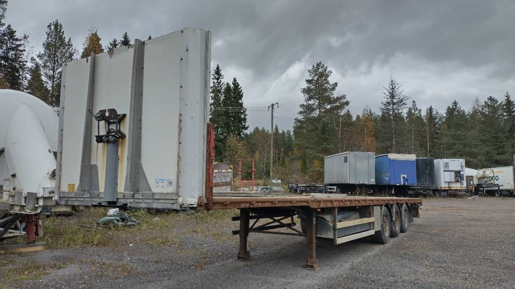 Fliegel 3 aks. Avopuolikas - Semi-reboque plataforma/ Caixa aberta: foto 5 Fliegel 3 aks. Avopuolikas - Semi-reboque plataforma/ Caixa aberta: foto 5