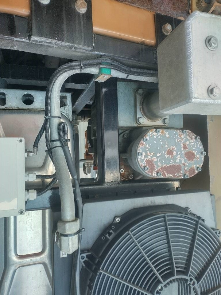 Caminhão tanque Sisu E14 8x2 kippipainepytty+kompura: foto 11