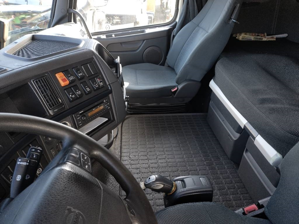 Tractor Volvo FH460 6x2 veturi kääntyvä teli: foto 6