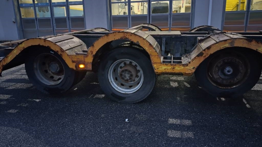 Volvo F16 8x2 metsäkone ritilä, rautajouset,hydr.perä - Caminhão florestal: foto 3 Volvo F16 8x2 metsäkone ritilä, rautajouset,hydr.perä - Caminhão florestal: foto 3