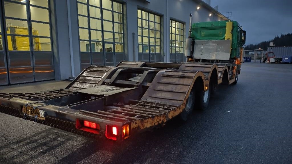 Volvo F16 8x2 metsäkone ritilä, rautajouset,hydr.perä - Caminhão florestal: foto 4 Volvo F16 8x2 metsäkone ritilä, rautajouset,hydr.perä - Caminhão florestal: foto 4