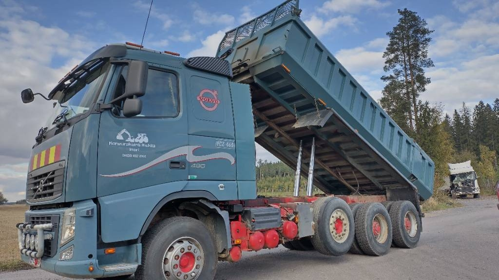 Volvo FH13 8x4 autom.kasettilava - Caminhão basculante: foto 3 Volvo FH13 8x4 autom.kasettilava - Caminhão basculante: foto 3