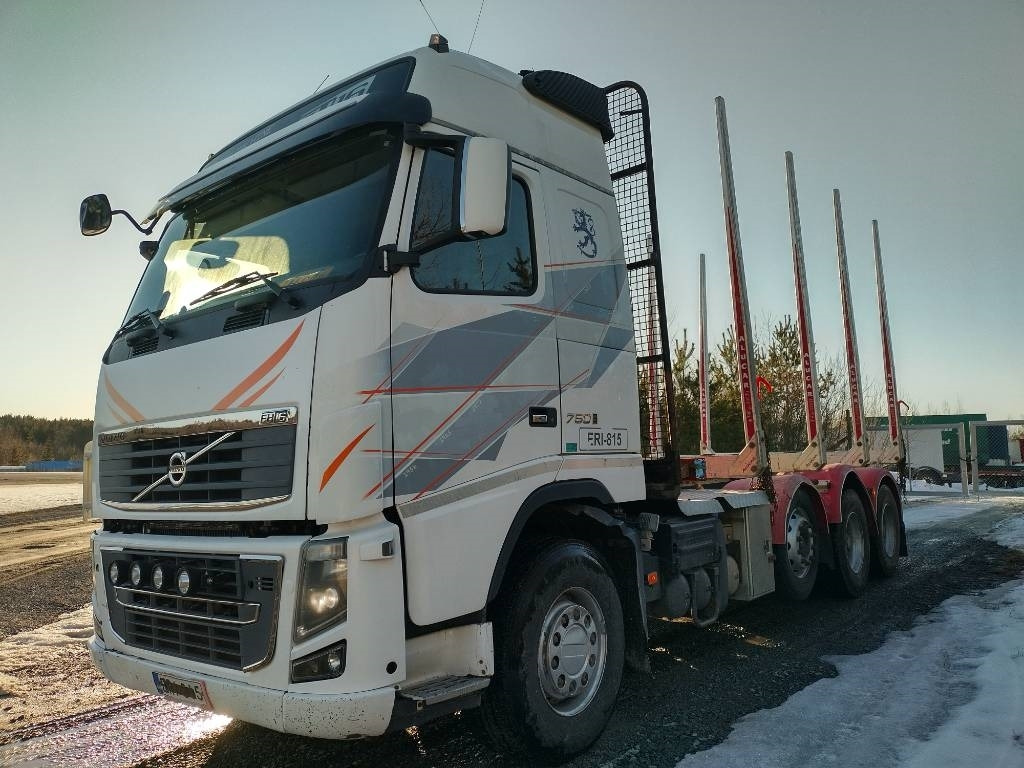 Volvo FH750 puuvarustus, napaperät,trippeli - Caminhão florestal: foto 1 Volvo FH750 puuvarustus, napaperät,trippeli - Caminhão florestal: foto 1