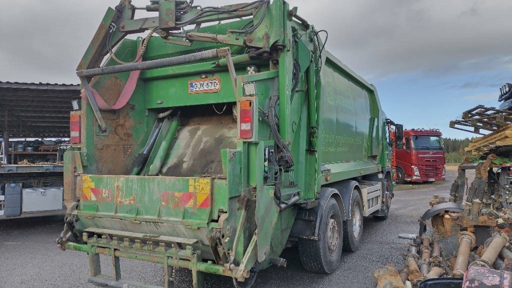 Volvo FM330 6x2 Norba pakkaaja,molokki nostin, manuaali - Caminhão de lixo: foto 4 Volvo FM330 6x2 Norba pakkaaja,molokki nostin, manuaali - Caminhão de lixo: foto 4