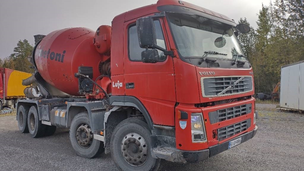 Volvo FM9 8x4 full steel,manual, mixer - Caminhão tanque: foto 2 Volvo FM9 8x4 full steel,manual, mixer - Caminhão tanque: foto 2