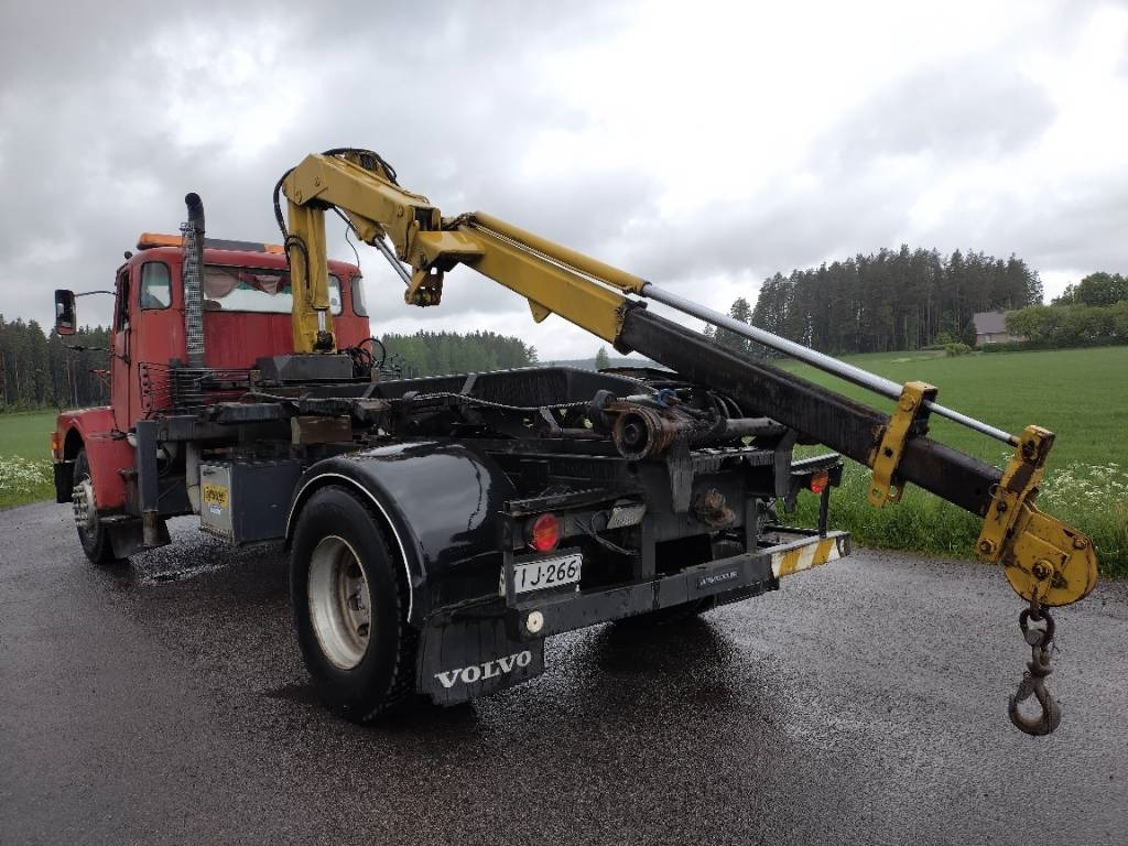 Volvo N7 Tico nosturi ja vl-laite,280tkm!! - Caminhão multibenne: foto 4 Volvo N7 Tico nosturi ja vl-laite,280tkm!! - Caminhão multibenne: foto 4
