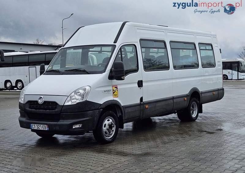 Micro-ônibus, Furgão de passageiros IVECO A50C17: foto 1
