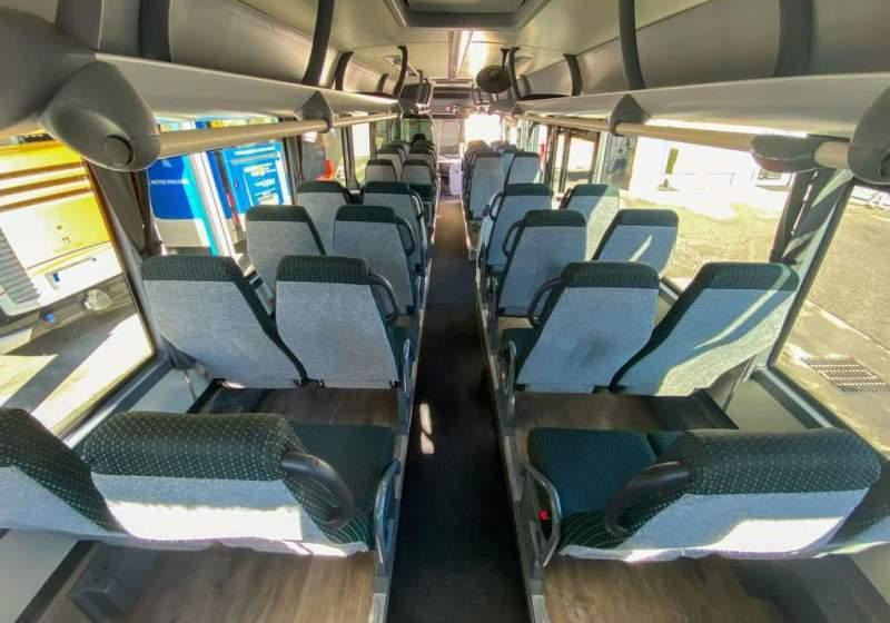Iveco CROSSWAY/ DŁUGOŚĆ 10.70 M / MANUAL / EURO 6 - Ônibus suburbano: foto 5 Iveco CROSSWAY/ DŁUGOŚĆ 10.70 M / MANUAL / EURO 6 - Ônibus suburbano: foto 5