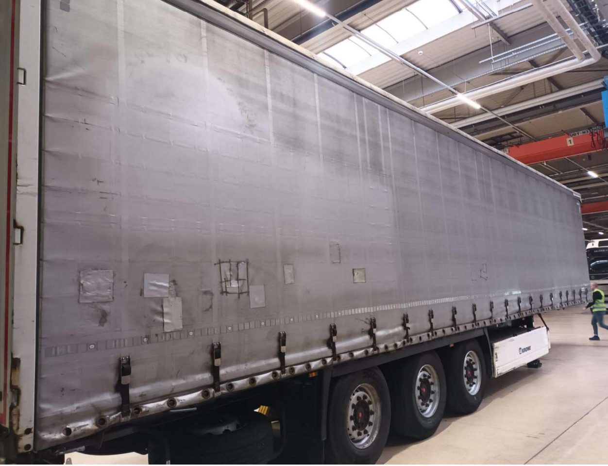 2018 Krone SDP Profi Liner Standard Lifting Axle - Semi-reboque de lona: foto 4 2018 Krone SDP Profi Liner Standard Lifting Axle - Semi-reboque de lona: foto 4