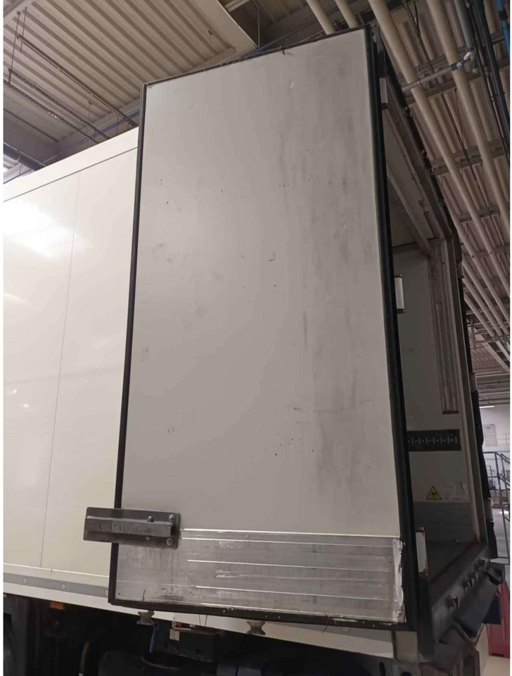 2018 Krone SDR Double Deck Cool Liner FP45 ThermoKing SLXi 300 Lifting Axle - Semireboque frigorífico: foto 4 2018 Krone SDR Double Deck Cool Liner FP45 ThermoKing SLXi 300 Lifting Axle - Semireboque frigorífico: foto 4