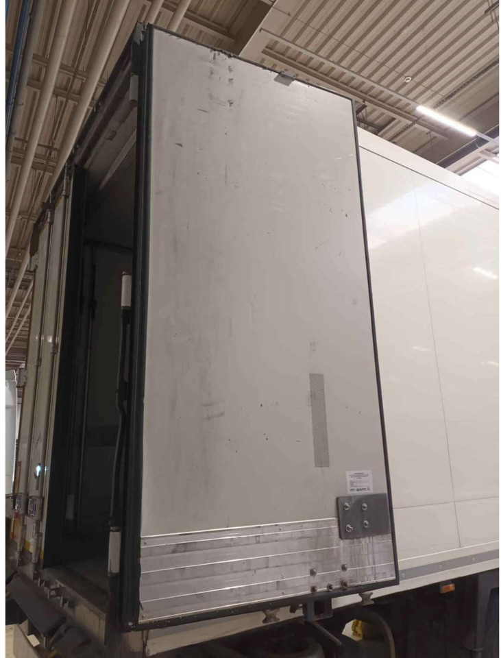 2018 Krone SDR Double Deck Cool Liner FP45 ThermoKing SLXi 300 Lifting Axle - Semireboque frigorífico: foto 5 2018 Krone SDR Double Deck Cool Liner FP45 ThermoKing SLXi 300 Lifting Axle - Semireboque frigorífico: foto 5