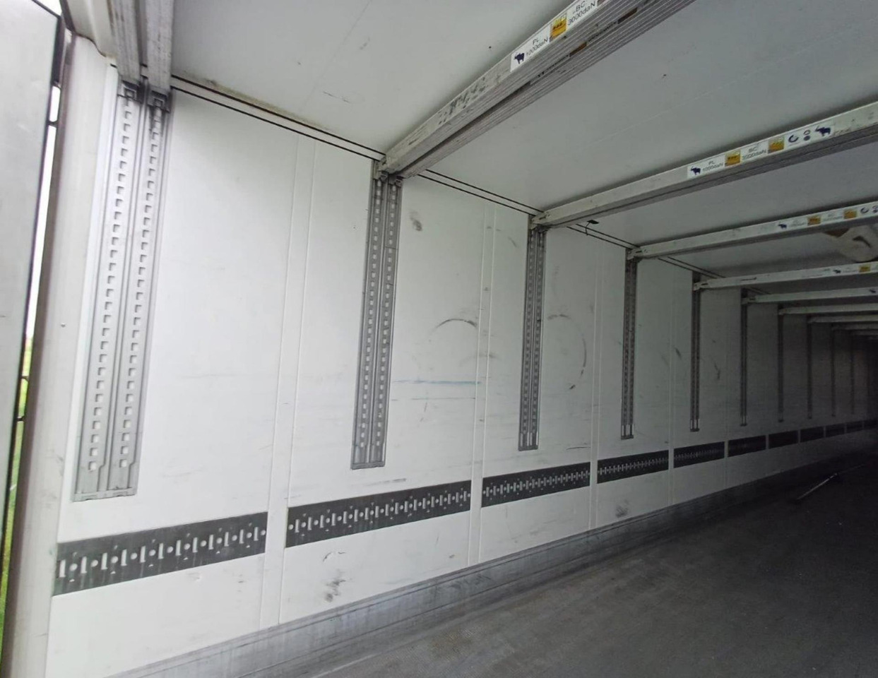 2018 Schmitz Cargobull SKO Double Deck FP 45 ThermoKing SLXi 300 Lifting Axle - Semireboque frigorífico: foto 3 2018 Schmitz Cargobull SKO Double Deck FP 45 ThermoKing SLXi 300 Lifting Axle - Semireboque frigorífico: foto 3