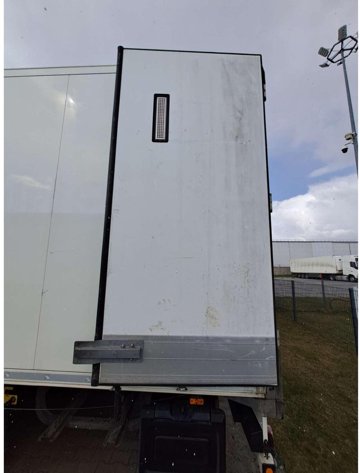 2019/2020 Schmitz Cargobull SKO FP 60 ThermoKing SLXi 300 - Semireboque frigorífico: foto 5 2019/2020 Schmitz Cargobull SKO FP 60 ThermoKing SLXi 300 - Semireboque frigorífico: foto 5